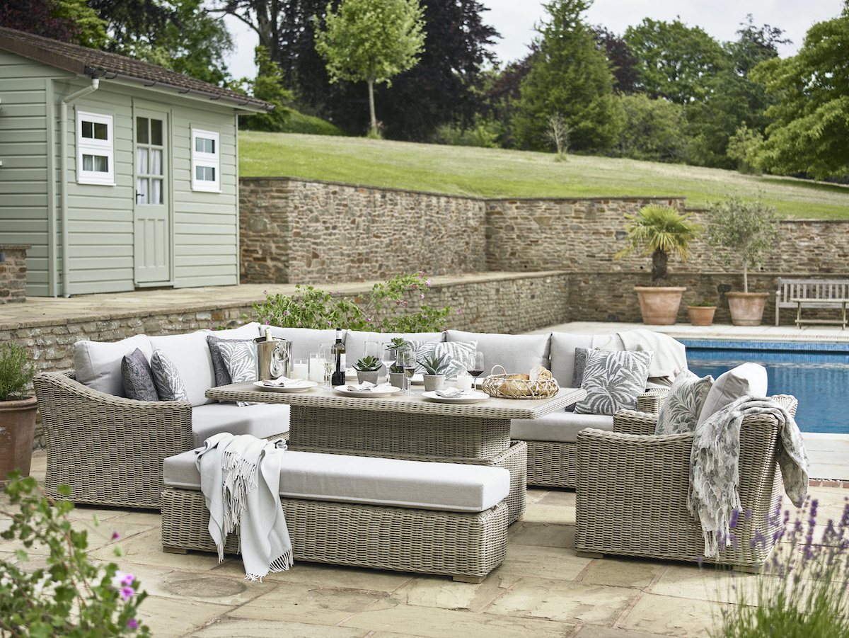Fairford casual dining set